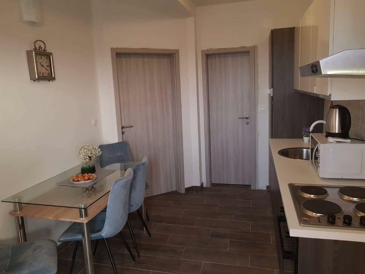 Apartmani Luce I Miho Нин Экстерьер фото